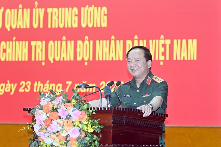 Đại tướng Trịnh Văn Quyết, Bí thư Trung ương Đảng, Chủ nhiệm Tổng cục Chính trị Quân đội nhân dân Việt Nam phát biểu tại buổi làm việc. (Ảnh: Đăng Khoa) 