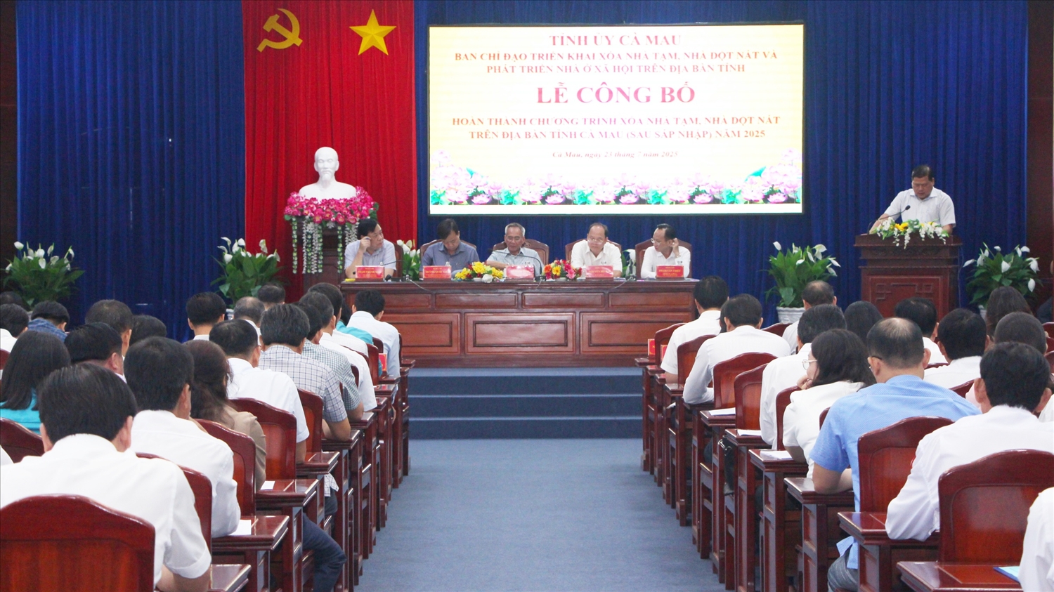 Lãnh đạo tỉnh Cà Mau chủ trì Lễ công bố hoàn thành Chương trình xoá nhà tạm, nhà dột nát
