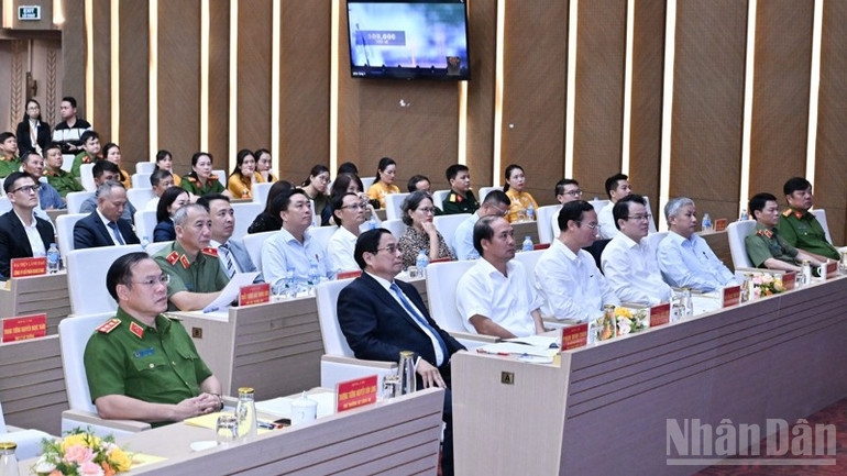Thủ tướng Phạm Minh Chính, các đồng chí lãnh đạo và đại biểu tham dự hội nghị. (Ảnh: Trần Hải)