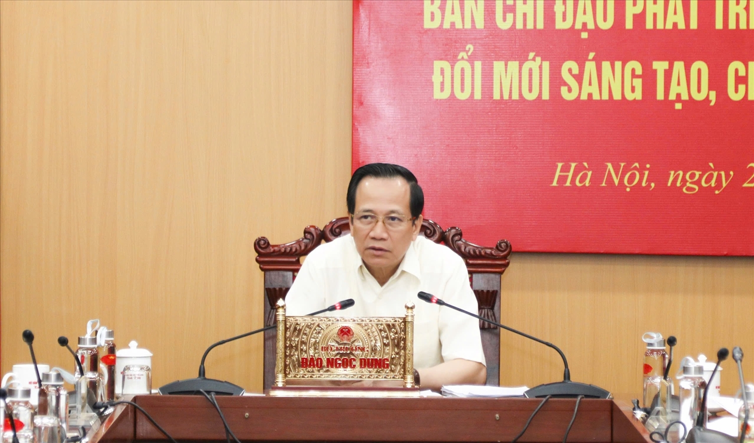 Bộ trưởng Bộ Dân tộc và Tôn giáo Đào Ngọc Dung nhấn mạnh: Đổi mới sáng tạo, khoa học công nghệ, chuyển đổi số, trong đó có Đề án 06 là giải pháp đột phá, góp phần đưa đất nước, đưa ngành, đưa Bộ chúng ta bước vào thời kỳ mới với bước đi vững vàng hơn, nhanh hơn, chuẩn xác hơn, hiệu quả hơn.