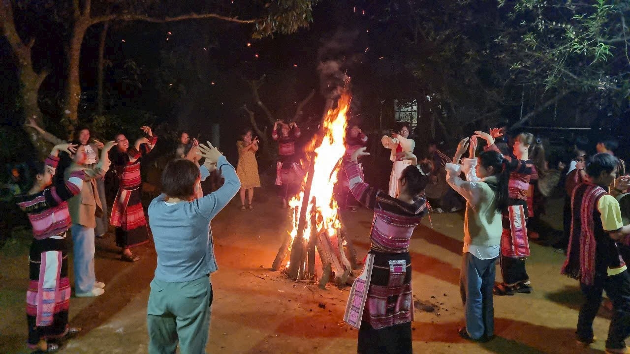 Đối với người Ba Na, múa xoang là một tiết mục văn nghệ truyền thống không thể thiếu trong đời sống