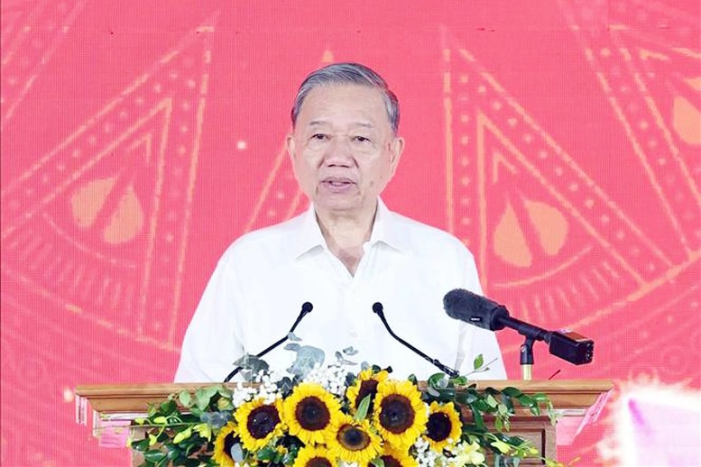 Tổng Bí thư Tô Lâm phát biểu tại Lễ khởi công Trường liên cấp Tiểu học, Trung học cơ sở xã Si Pa Phìn, tỉnh Điện Biên - Ảnh: TTXVN