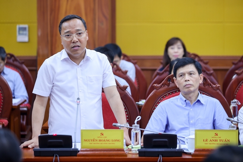 Thứ trưởng Bộ Công Thương Nguyễn Hoàng Long phát biểu - Ảnh: VGP/Nhật Bắc
