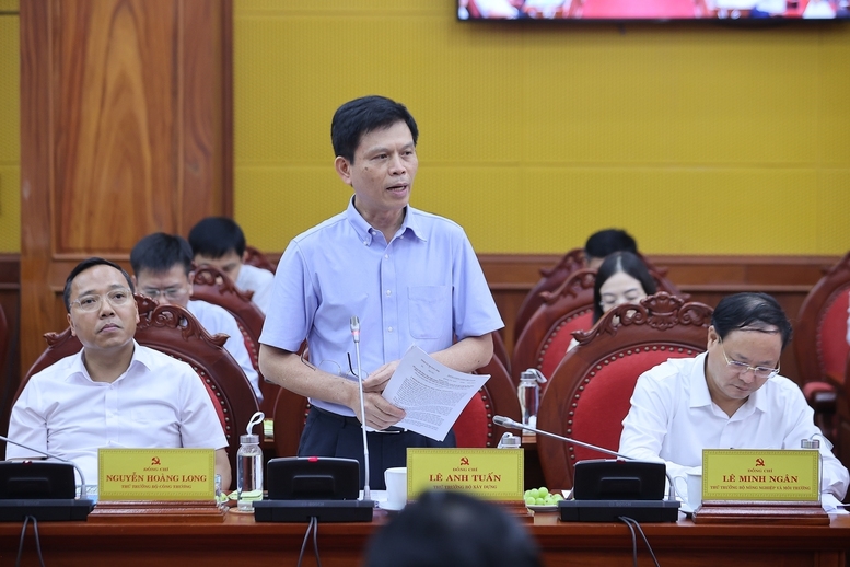 Thứ trưởng Bộ Xây dựng Lê Anh Tuấn phát biểu - Ảnh: VGP/Nhật Bắc