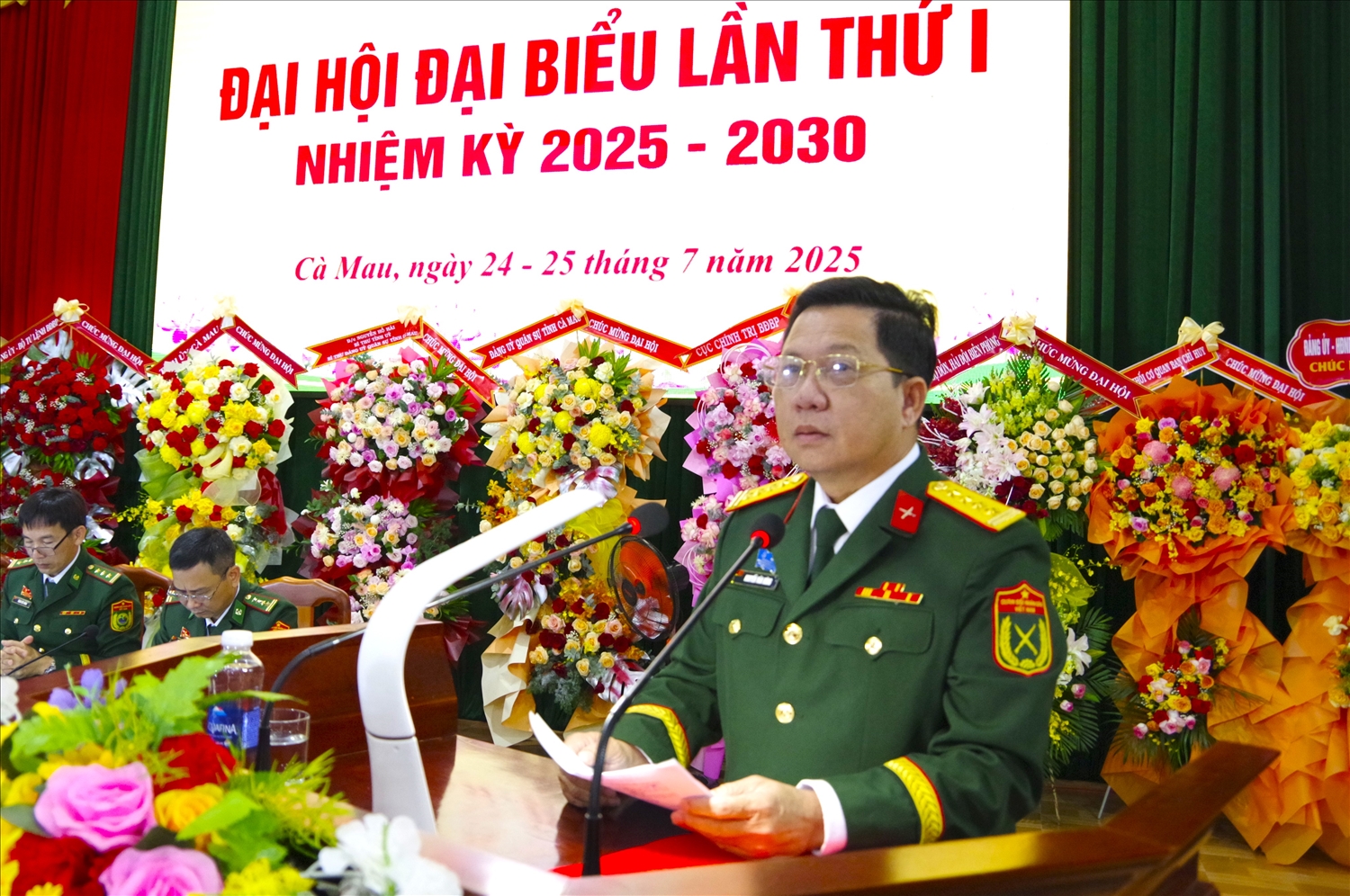 Đại tá Nguyễn Văn Hùng – Chỉ huy trưởng Bộ Chỉ huy Quân sự tỉnh Cà Mau, phát biểu tại Đại hội