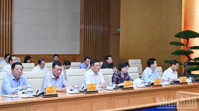 Các thành viên Chính phủ tham dự hội nghị. (Ảnh: Trần Hải) 