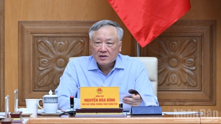 Phó Thủ tướng Thường trực Chính phủ Nguyễn Hòa Bình phát biểu ý kiến tại hội nghị. (Ảnh: Trần Hải) 
