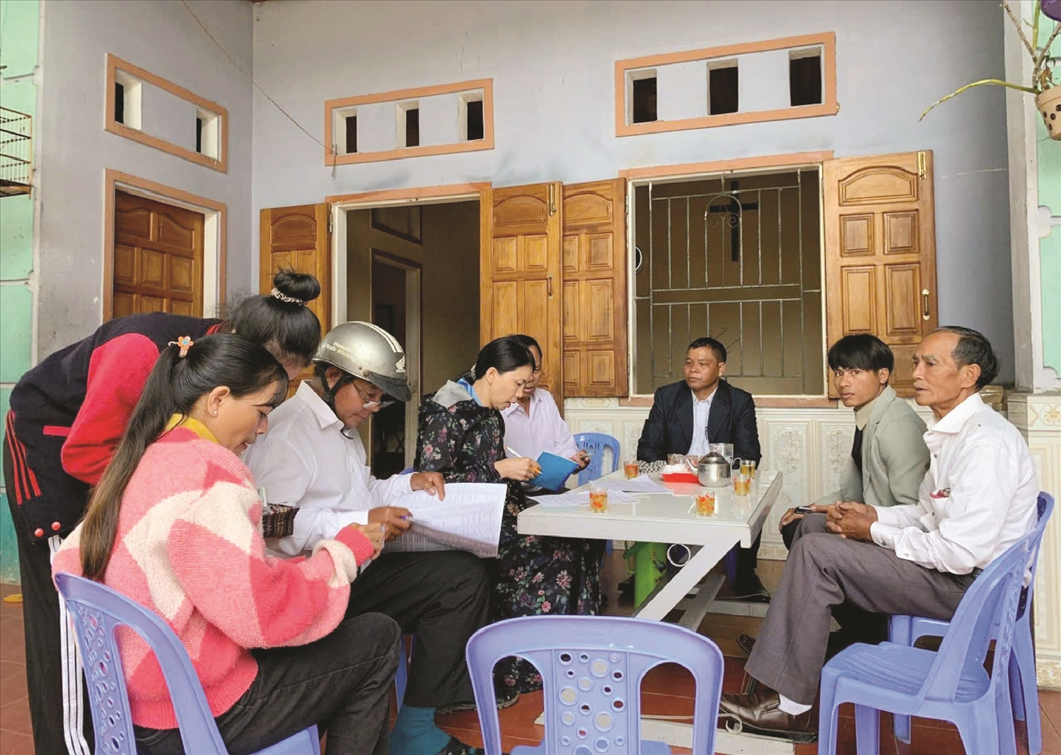 Mô hình tổ, nhóm giúp nhau xây nhà giúp Pêng Siel hoàn thành xóa nhà tạm, nhà dột nát nhanh chóng