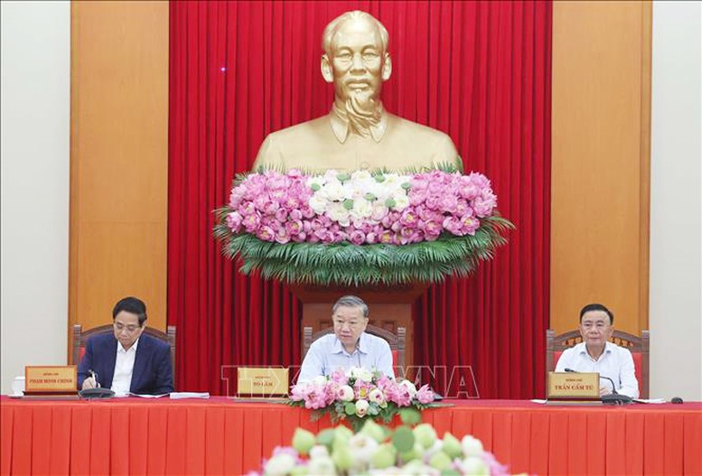 Tổng Bí thư yêu cầu, Thường trực Tiểu ban Kinh tế - Xã hội phối hợp với Đảng ủy Chính phủ chỉ đạo Đảng ủy Bộ Tài chính rà soát các nội dung trong báo cáo, nhất là chương trình hành động để thực hiện Nghị quyết Đại hội XIV của Đảng - Ảnh: TTXVN