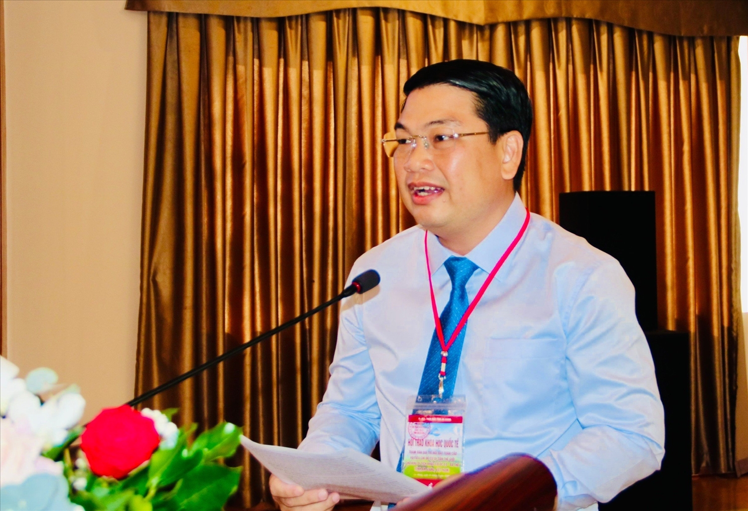 Ông Lê Trung Hồ, Phó Chủ tịch UBND tỉnh An Giang, phát biểu tại hội thảo
