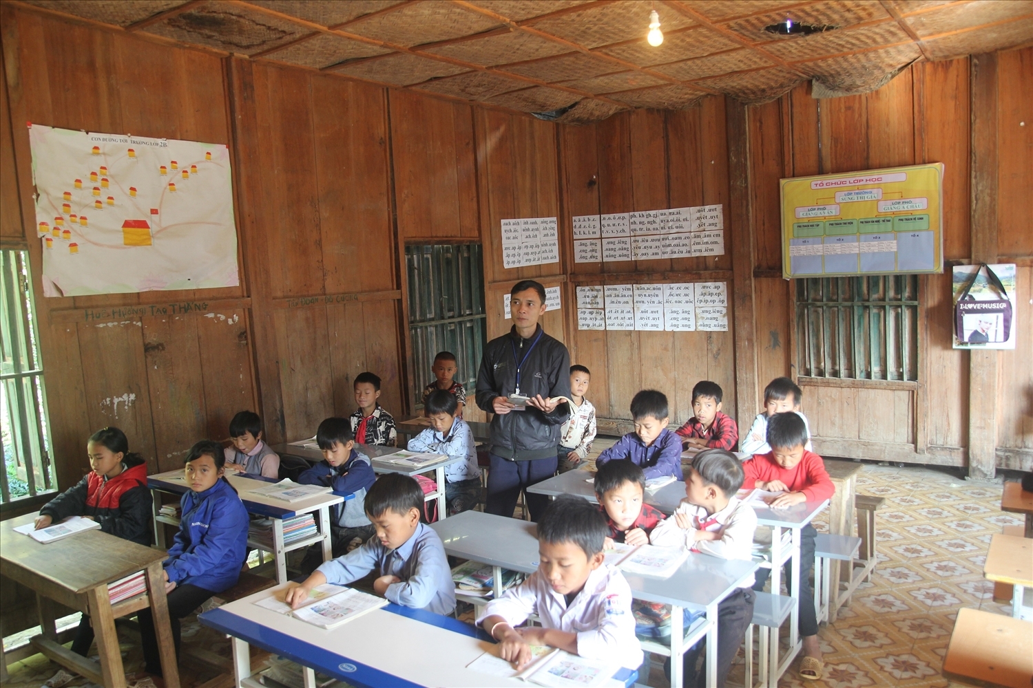 Việc xây dựng trường học tại các xã biên giới cần cơ chế đặc thù, huy động sức mạnh tổng hợp của toàn dân (Ảnh minh họa).