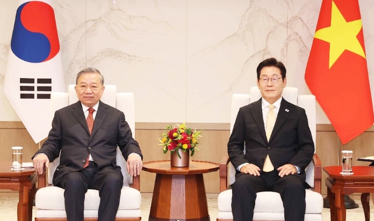 Tổng Bí thư Tô Lâm hội đàm hẹp với Tổng thống Hàn Quốc Lee Jae Myung. (Ảnh: Thống Nhất/TTXVN) 