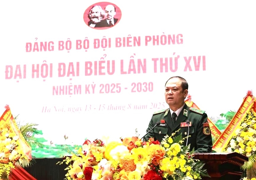 Trung tướng Nguyễn Anh Tuấn, Bí thư Đảng ủy, Chính ủy BĐBP trình bày báo cáo chính trị tại Đại hội
