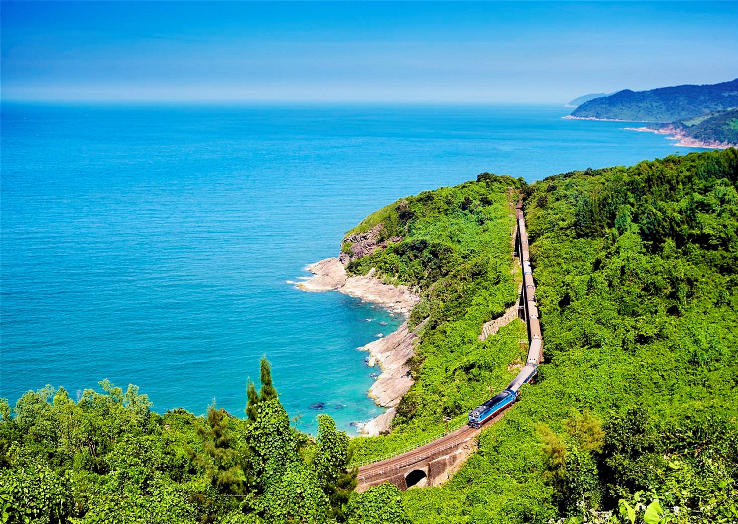 Đoàn tàu kết nối di sản Huế - Đà Nẵng khai trương hơn 1 năm qua là điển hình đi đầu trong việc kết nối du lịch và đã mang lại những giá trị.