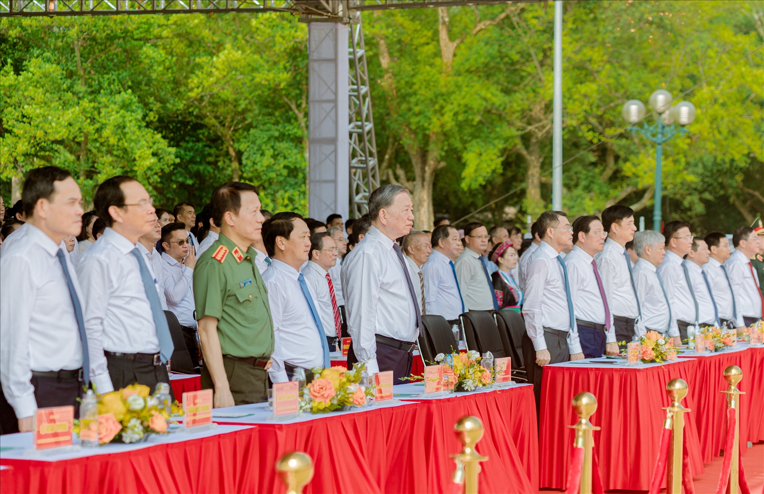 ổng Bí thư Tô Lâm cùng đoàn công tác Trung ương đã tham dự Ngày hội Toàn dân bảo vệ an ninh Tổ quốc năm 2025 và Lễ khánh thành Tượng đài Bác Hồ. Ảnh: Vũ Mừng