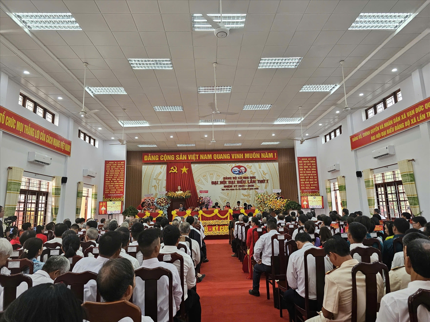 Quang cảnh Đại hội Đảng bộ xã Vạn Đức lần thứ I, nhiệm kỳ 2025-2030