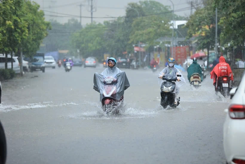Áp thấp nhiệt đới có thể gây mưa to, lốc, sét, ngập úng tại nhiều khu vực trên cả nước