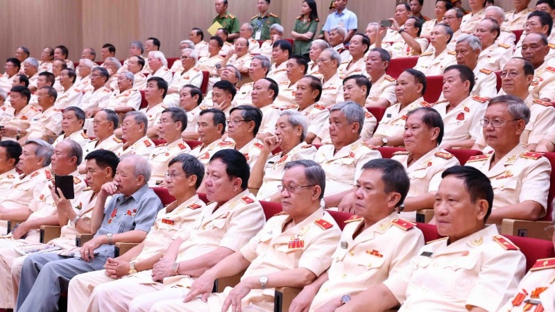 Các đại biểu dự gặp mặt.