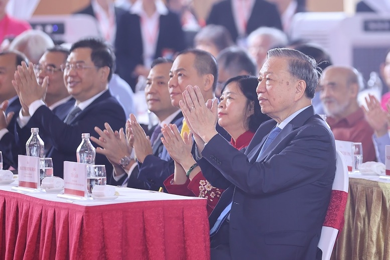  Tổng Bí thư Tô Lâm dự lễ khởi công, khánh thành 250 công trình tại điểm cầu trung tâm - Ảnh: VGP/Nhật Bắc
