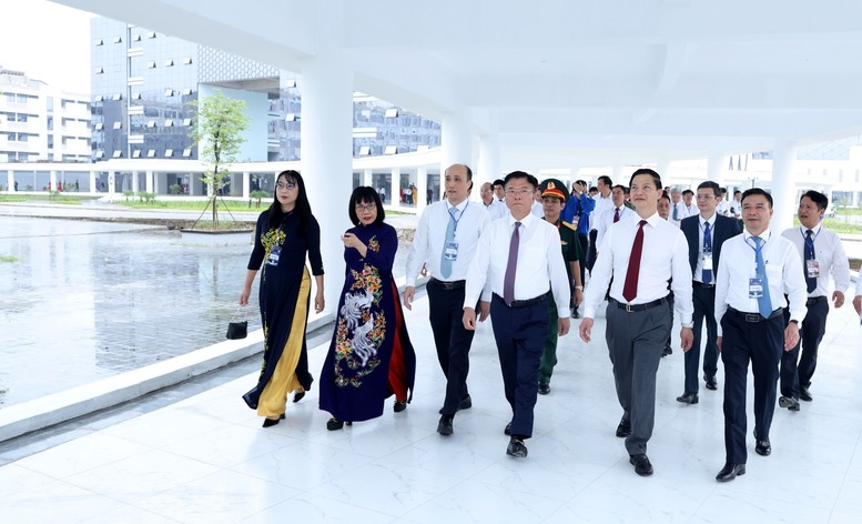 Phó Thủ tướng Lê Thành Long dự lễ khánh thành dự án Đại học Luật Hà Nội cơ sở 2 tại Bắc Ninh - Ảnh: VGP/Đức Tuân