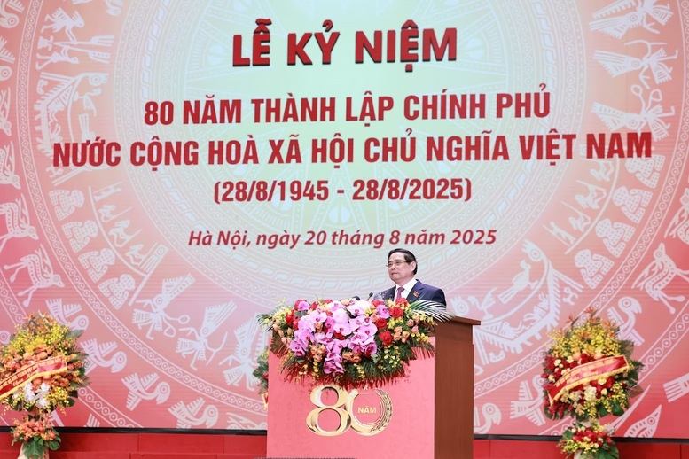 Thủ tướng khái quát 8 thành tựu nổi bật của Chính phủ qua các thời kỳ lịch sử - Ảnh: VGP/Nhật Bắc