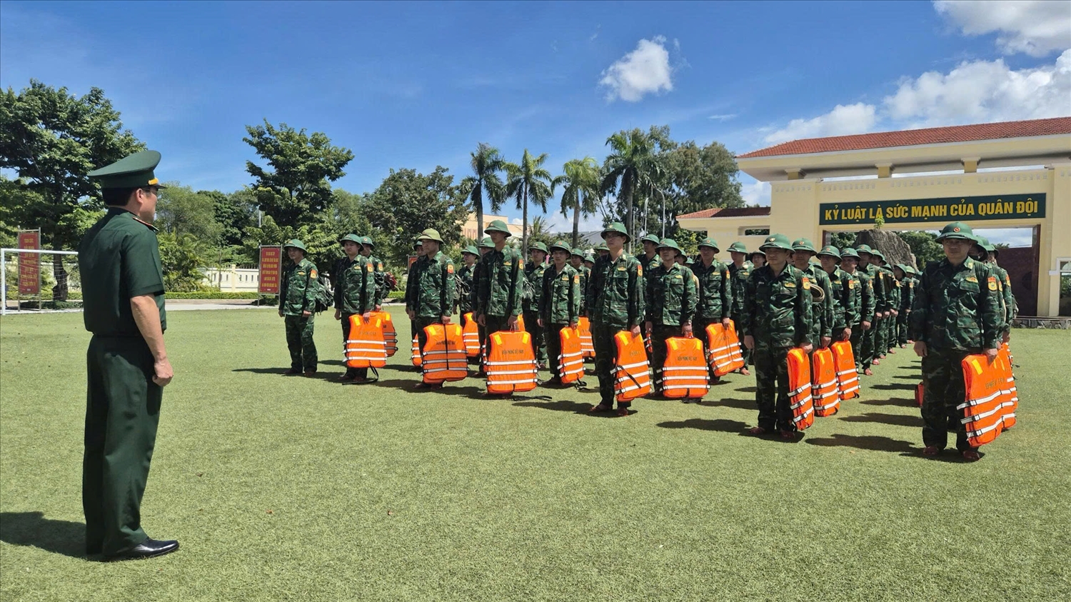 Bộ chỉ huy BĐBP tỉnh Quảng Trị đã triển khai nhiều phương án để chủ động ứng phó, sẵn sàng ứng cứu khi bão số 5 đổ bộ (Ảnh: BĐBP cung cấp)