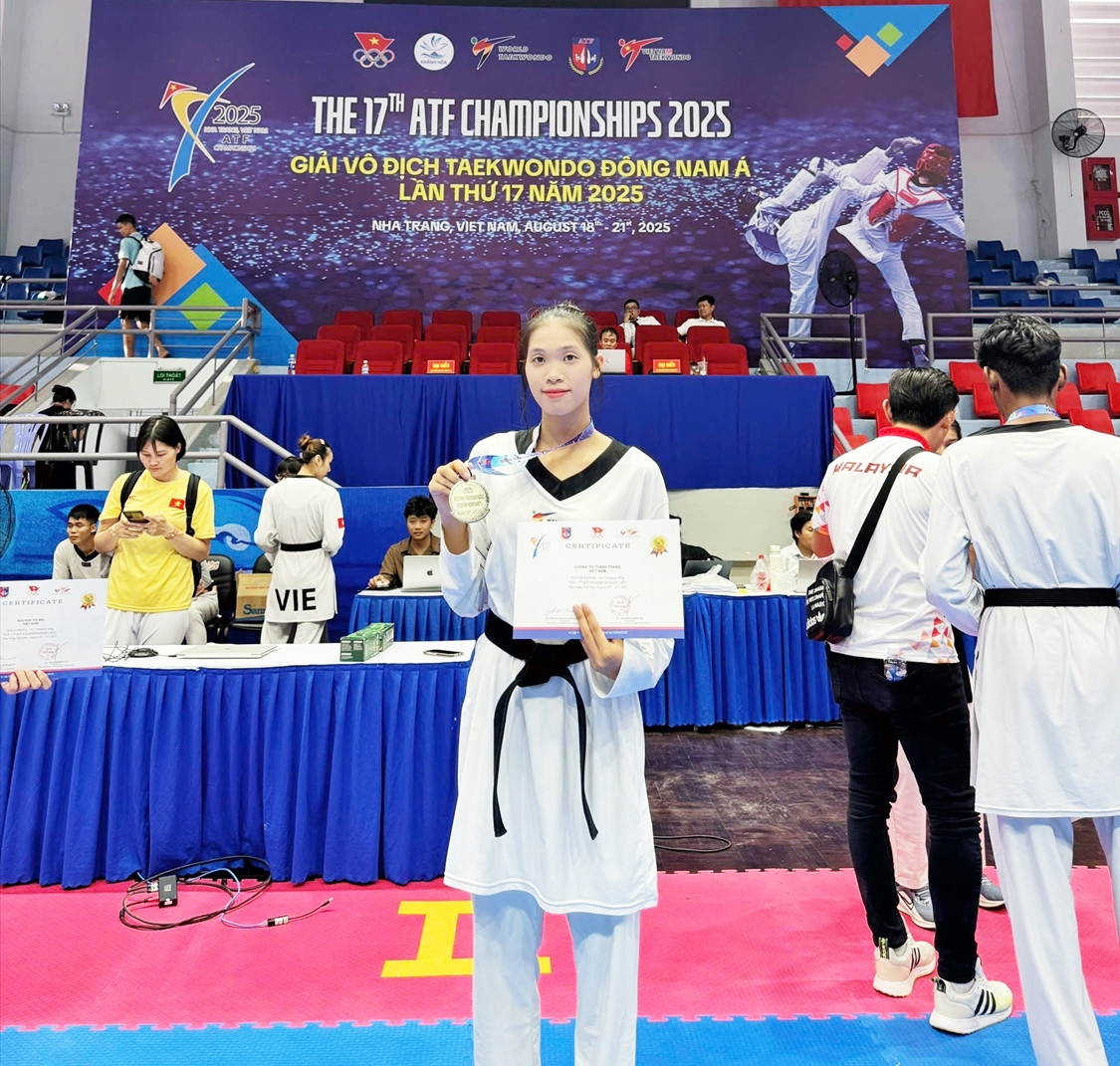 V ận động viên Lường Thị Thanh Trang - Lai Châu, Huy chương Bạc hạng cân 49 kg