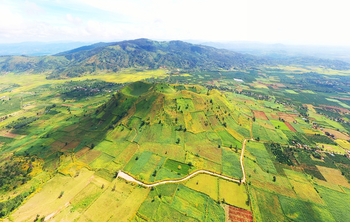 Vẻ đẹp kỳ vĩ của núi lửa Chư Đang Ya - ngọn núi đã ngưng hoạt động hàng triệu năm
