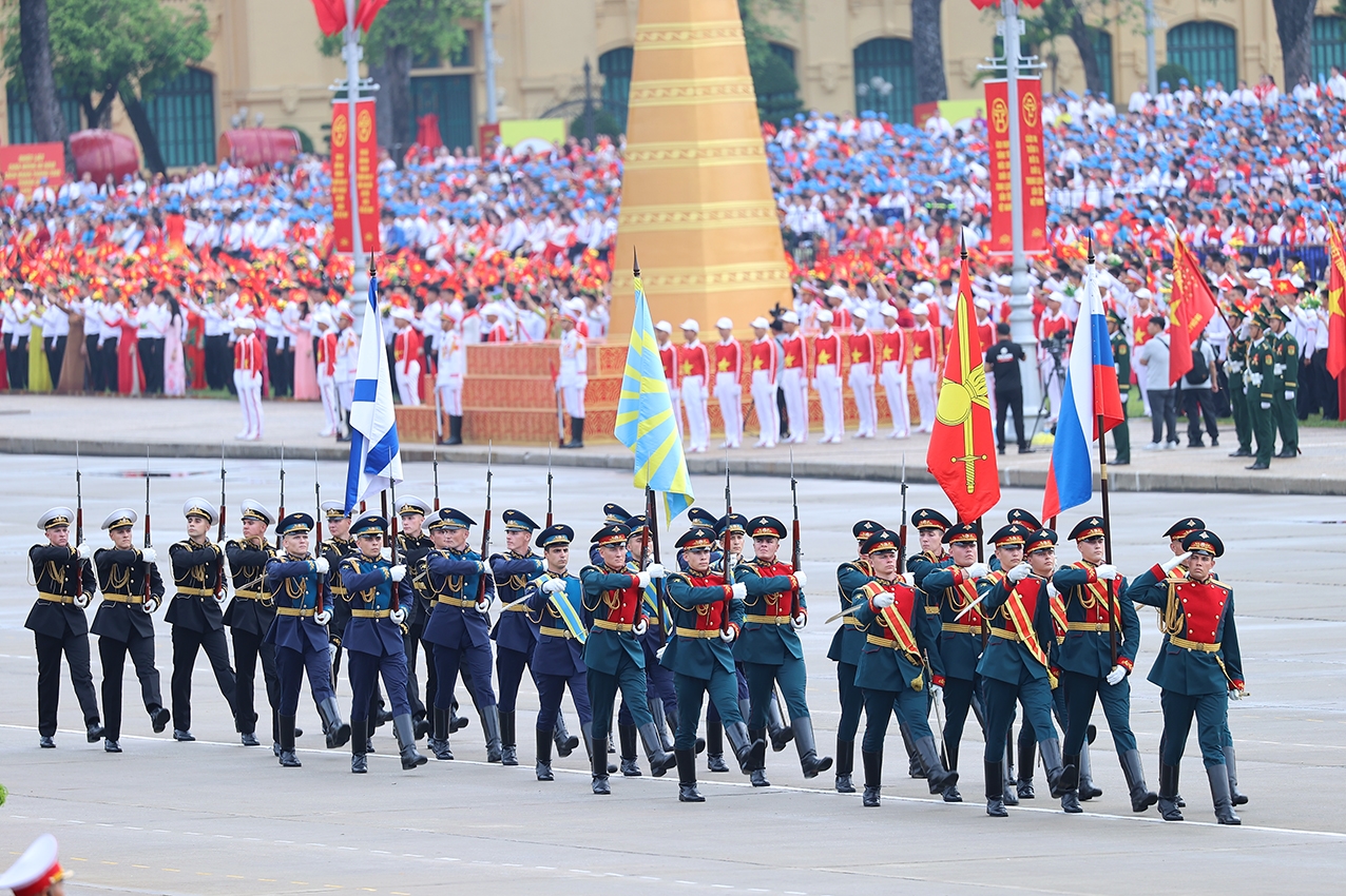 Khối quân nhân Nga dự lễ diễu binh là lực lượng của Trung đoàn Cận vệ Độc lập số 154 Preobrazhensky - Ảnh: VGP/Nhật Bắc