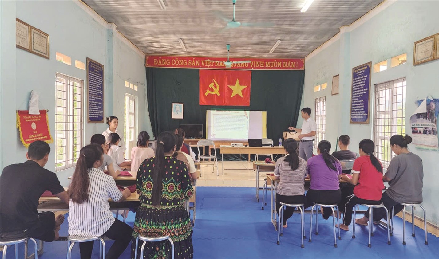 Một lớp nghiệp vụ du lịch được tổ chức tại xã Lục Hồn