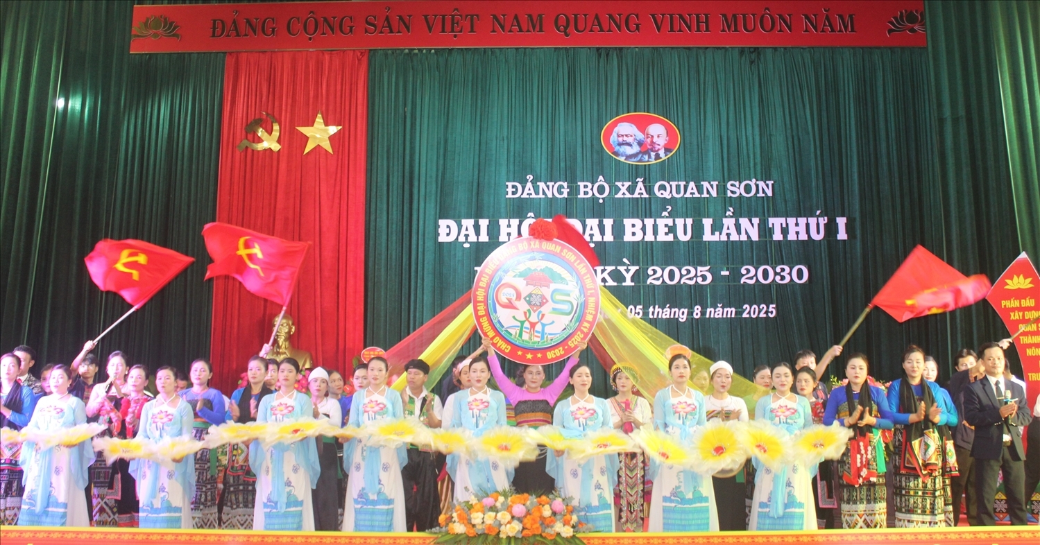 Văn nghệ chào mừng Đại hội. (Ảnh: Quỳnh Trâm)
