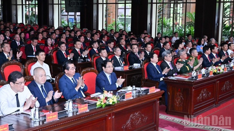 Bí thư Đảng ủy Chính phủ, Thủ tướng Chính phủ Phạm Minh Chính và các đồng chí lãnh đạo, đại biểu tham dự đại hội. (Ảnh: Trần Hải) 
