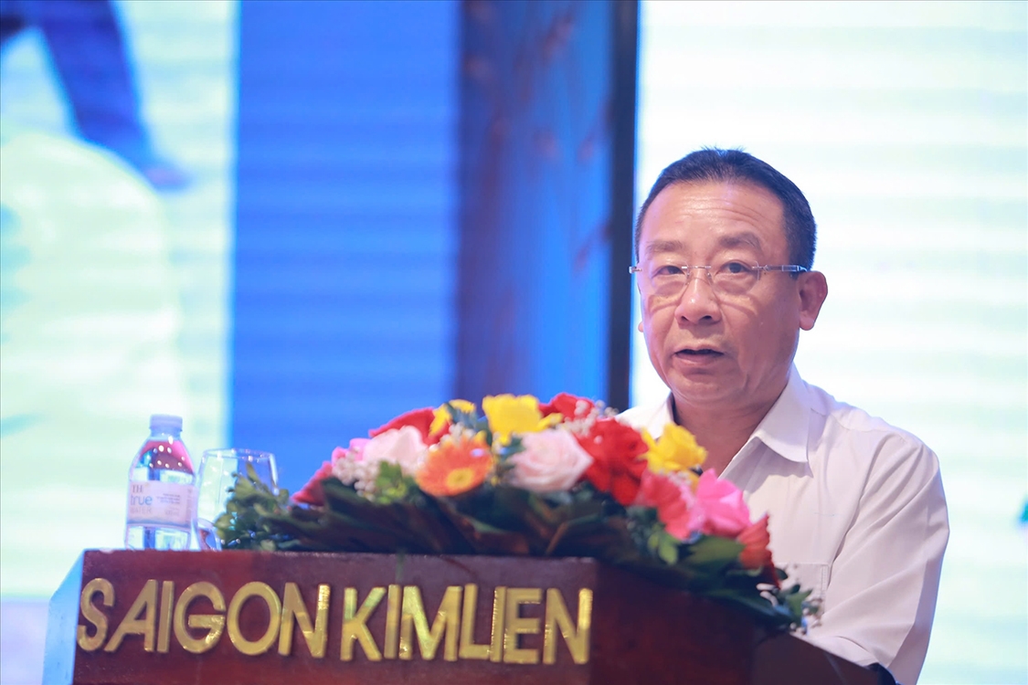 Phạm Tiến) Phạm Tiến)