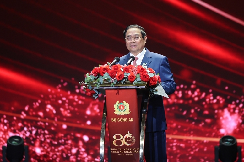 Thủ tướng Phạm Minh Chính phát biểu chỉ đạo tại Đại hội Thi đua ""Vì an ninh Tổ quốc" lần thứ IX - Ảnh: VGP/Nhật Bắc