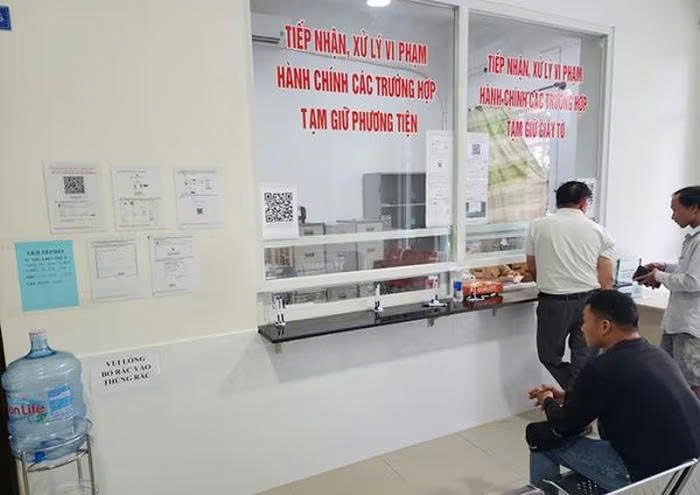 Bộ phận tiếp nhận xử lý vi phạm hành chính của lực lượng CSGT. Ảnh: ITN