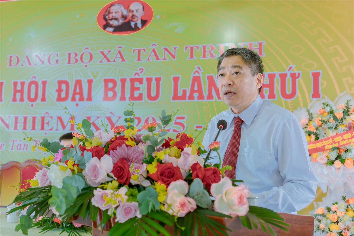 Phó Bí thư chuyên trách Đảng ủy các cơ quan Đảng tỉnh Tuyên Quang Nguyễn Hồng Trang phát biểu chỉ đạo tại Đại hội