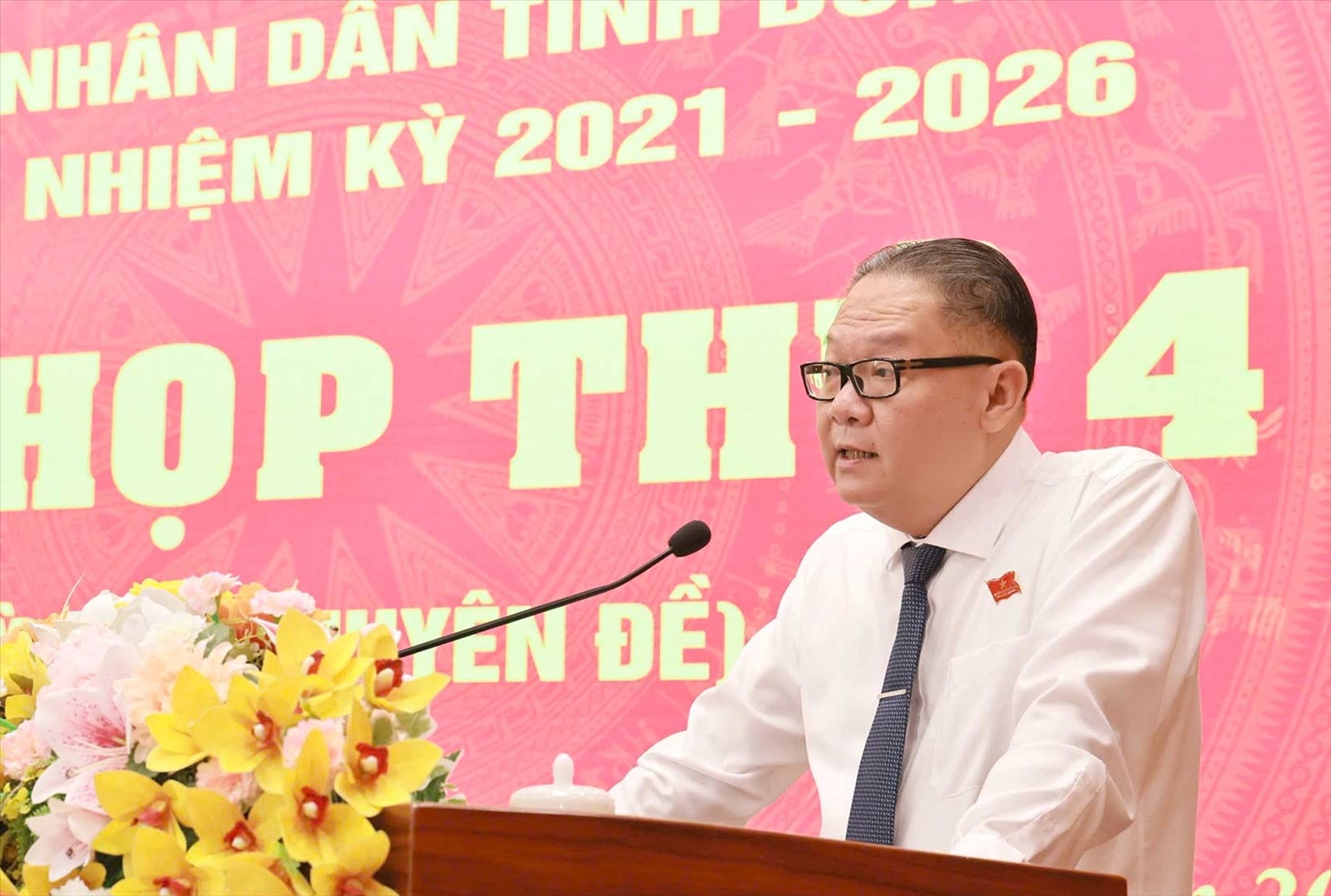 Tân Phó Chủ tịch UBND tỉnh Đồng Nai Nguyễn Kim Long phát biểu tại kỳ họp.
