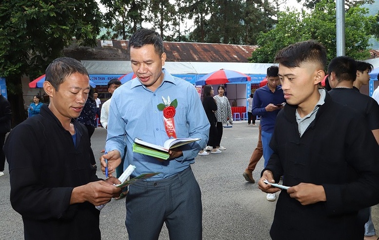 Công tác tuyên truyền chính sách, quyền lợi, nghĩa vụ của xuất khẩu lao động đến tận thôn bản, giúp bà con hiểu rõ và tin tưởng tham gia được các cấp ngành chú trọng. 