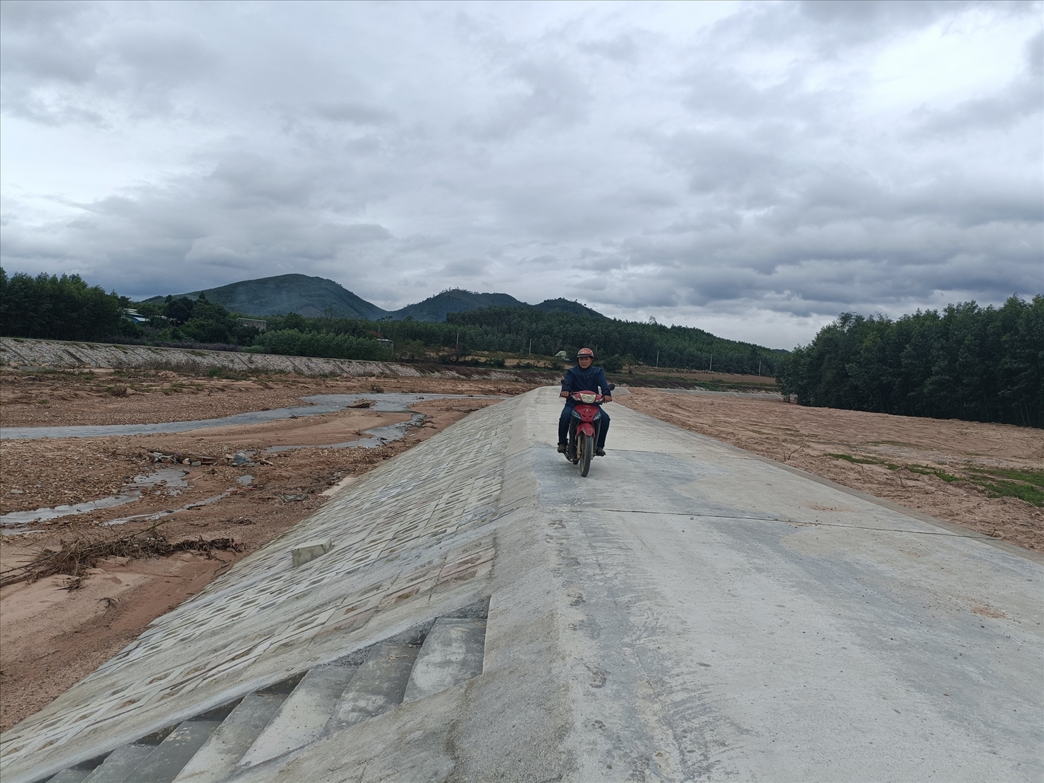 Thực hiện Chương trình MTQG 1719 giai đoạn I 2021 - 2025, tỉnh Gia Lai đã đầu tư xây dựng nhiều công trình hạ tầng thiết yếu cho các địa phương khó khăn vừng đồng bào DTTS và miền núi