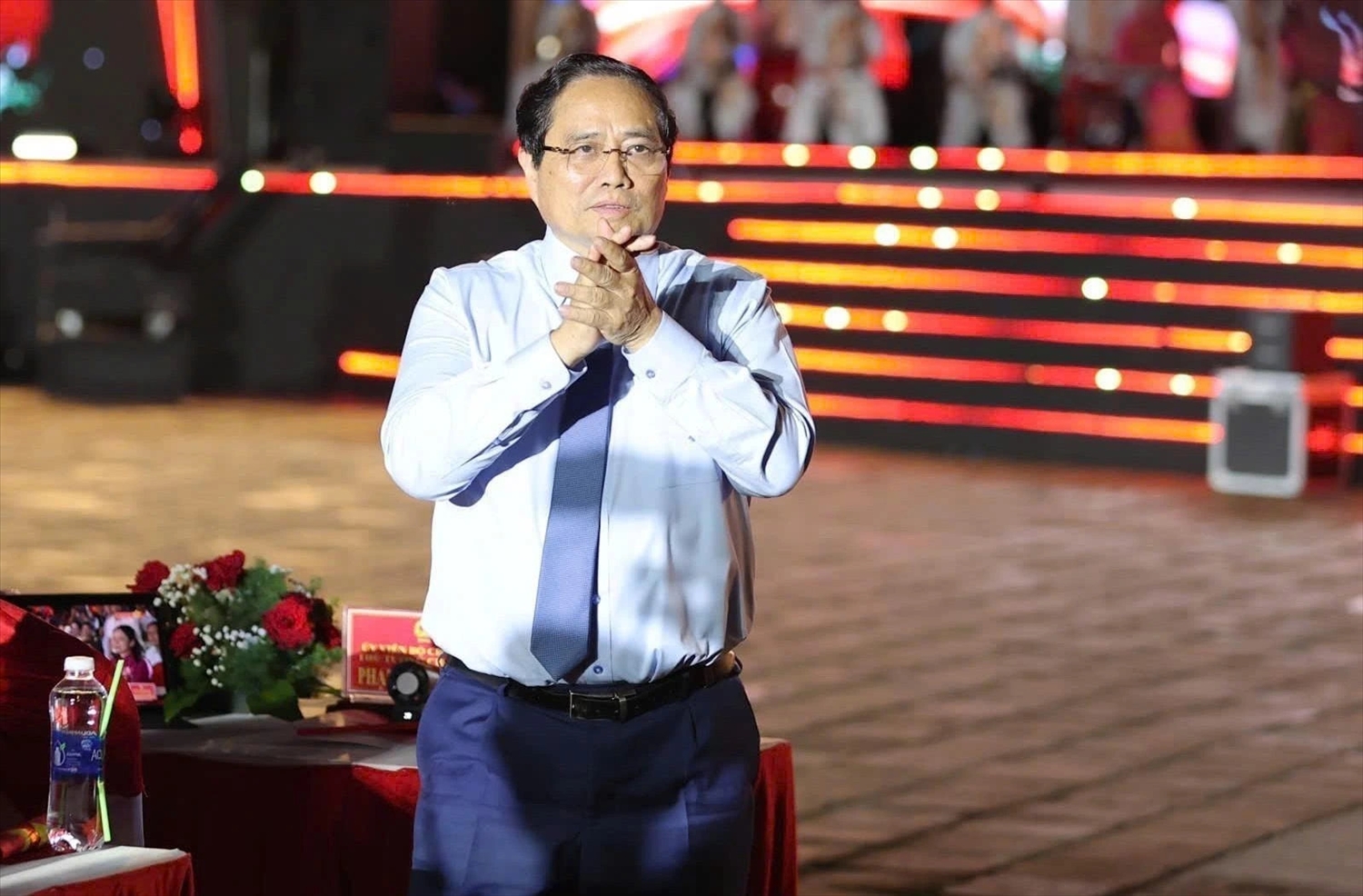 Thủ tướng Chính phủ Phạm Minh Chính dự chương trình tại điểm cầu Huế. (Ảnh: TTXVN)