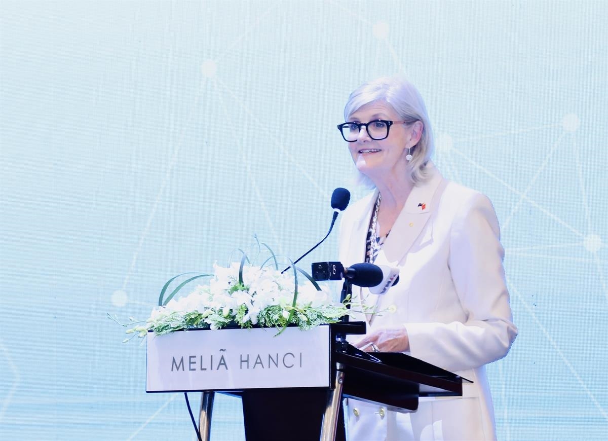 Toàn quyền Australia Sam Mostyn phát biểu tại Diễn đàn