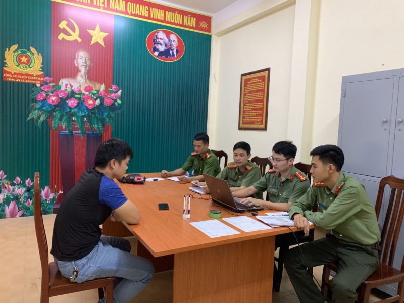 Cục An ninh chính trị nội bộ, Cục An ninh Kinh tế - Bộ Công an phối hợp với các đơn vị nghiệp vụ của Công an TP. Hà Nội làm việc với các trường hợp đưa tin sai sự thật. Ảnh CAND