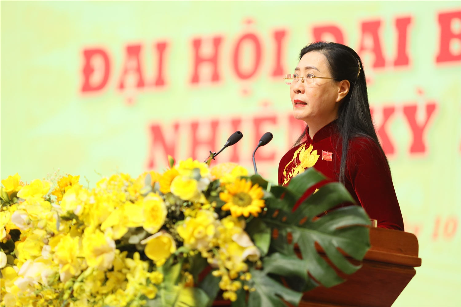 Bà Bùi Thị Quỳnh Vân - Bí thư Tỉnh uỷ Quảng Ngãi phát biểu khai mạc Đại hội. (Ảnh Mai Đức).