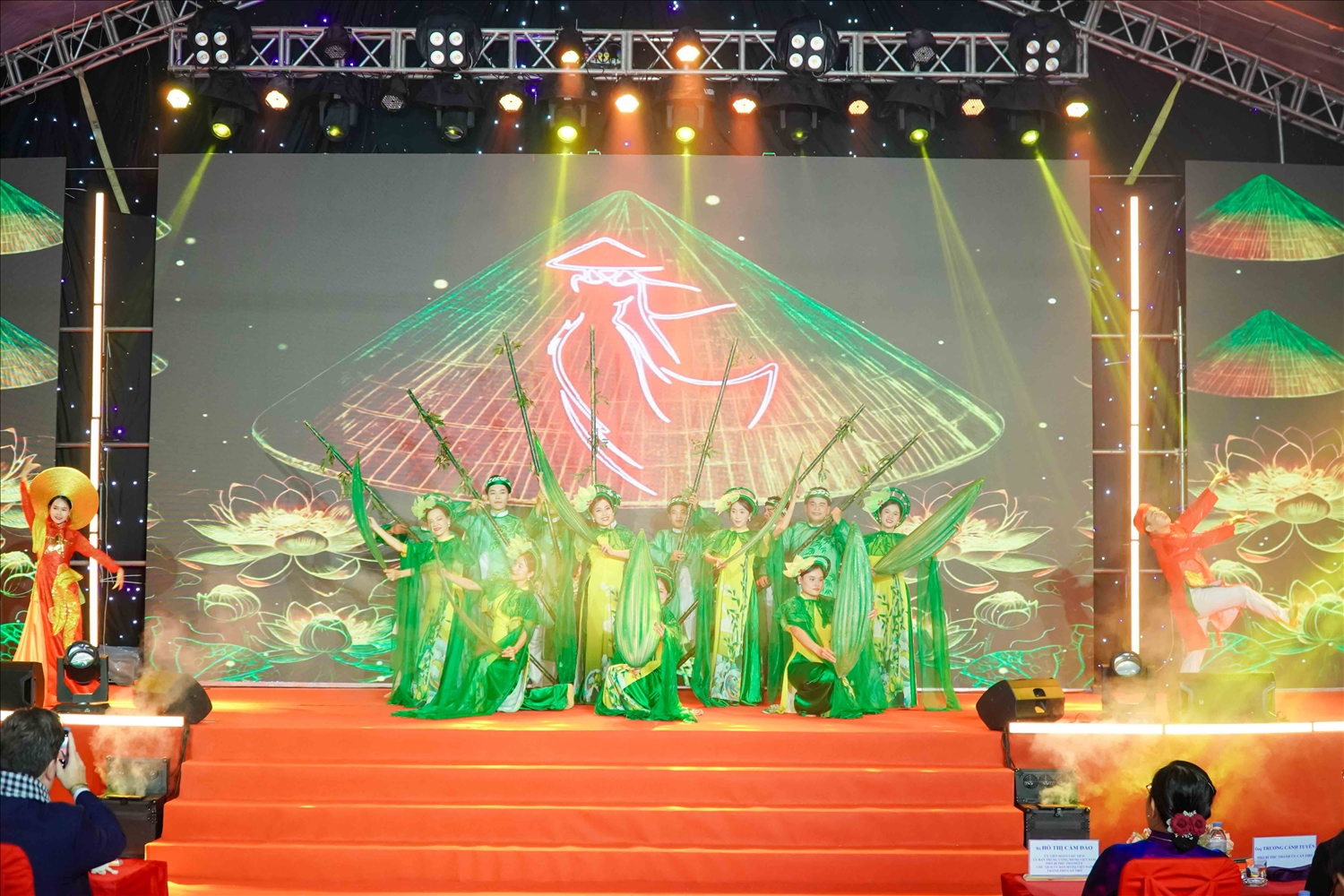 Giao lưu hữu nghị Việt Nam - Hoa Kỳ là hoạt động trong chuỗi sự kiện kỷ niệm 30 năm thiết lập quan hệ ngoại giao giữa 2 nước