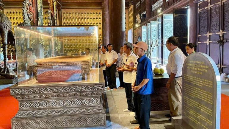 Hiện di cốt đặc biệt này đang được bảo quản và trưng bày tại chùa Bái Đính