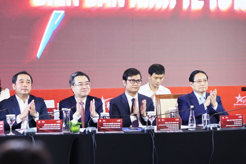 Thủ tướng Chính phủ Phạm Minh Chính và các đại biểu dự phiên Đối thoại cấp cao của Diễn đàn Kinh tế tư nhân Việt Nam (VPSF) năm 2025 - Ảnh: VGP/Nhật Bắc