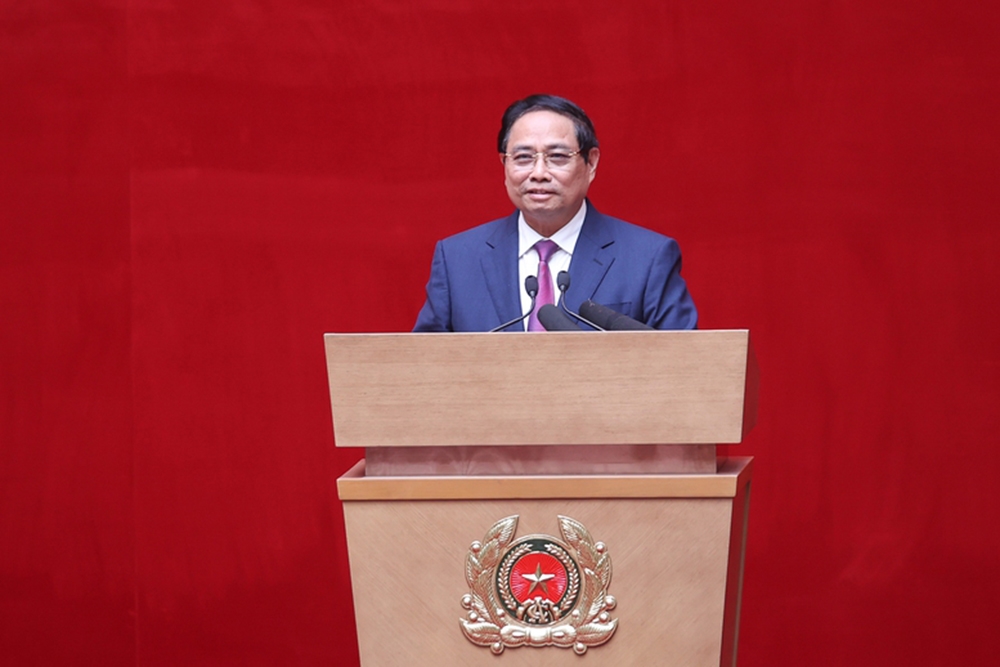 Thủ tướng Phạm Minh Chính nêu rõ, Đảng, Nhà nước ta nhận thức rất sớm và đã ban hành nhiều nghị quyết, chiến lược, pháp luật về phòng ngừa, ứng phó với các đe dọa an ninh phi truyền thống - Ảnh: VGP/Nhật Bắc
