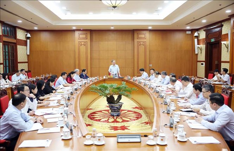 Tổng Bí thư đề nghị Đảng ủy Chính phủ tập trung quyết liệt, chỉ đạo các bộ, cơ quan liên quan đầu tư nguồn lực trí tuệ, tâm huyết, bám sát những yêu cầu để hoàn thiện dự án luật có chất lượng, đạt mục tiêu đề ra - Ảnh: TTXVN