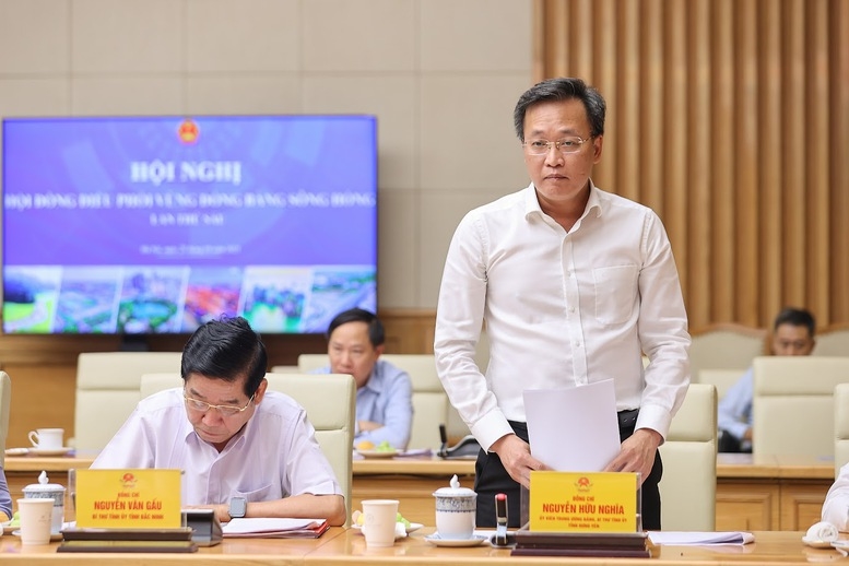 Bí thư Tỉnh ủy Hưng Yên Nguyễn Hữu Nghĩa phát biểu tại Hội nghị - Ảnh: VGP/Nhật Bắc