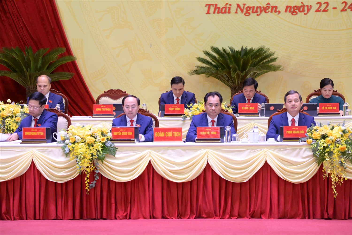 Đại hội bầu Đoàn Chủ tịch, Đoàn Thư ký tại phiên trù bị.